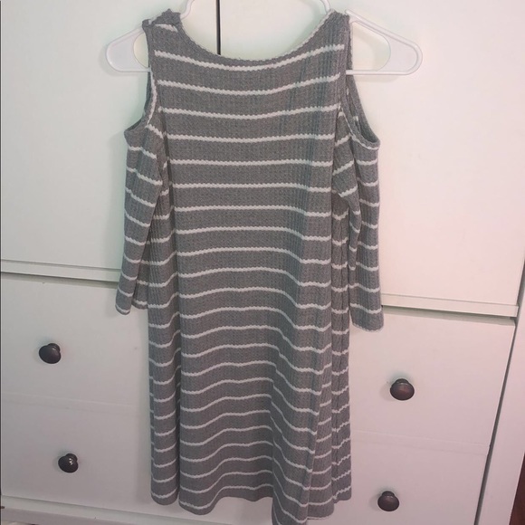 Shoulder cut out dress - Picture 1 of 1